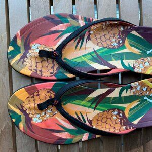 OluKai Women's Ho'opio Hau Sandal Size 9